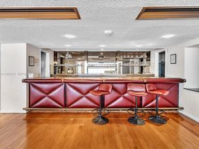 6423 Collins Ave 409, Miami Beach FL 33141