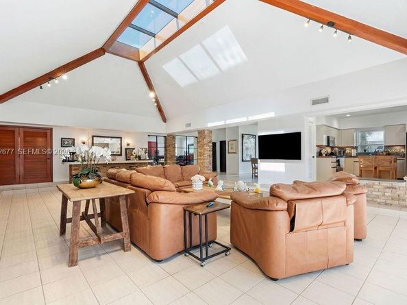 13780 SW 73rd Ct, Palmetto Bay FL 33158