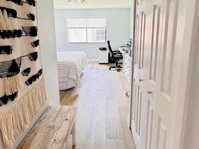223 Lakeview Dr 204, Weston FL 33326