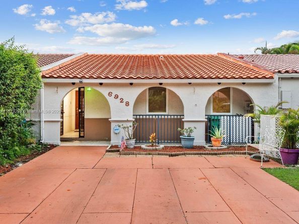Undisclosed Address #A11873294, Miami Lakes FL 33014