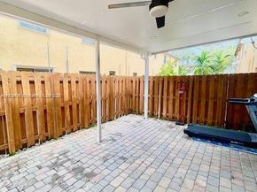 380 NE 37th Ter, Homestead FL 33033