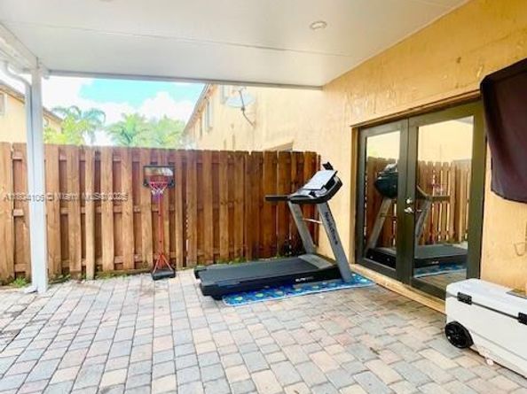380 NE 37th Ter, Homestead FL 33033