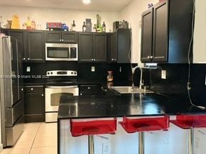 380 NE 37th Ter, Homestead FL 33033