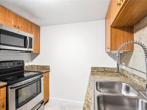 280 SW 20th Rd PH902, Miami FL 33129