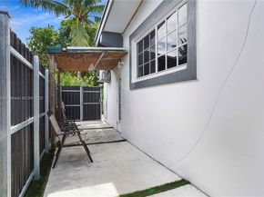520 NE 175th St, North Miami Beach FL 33162