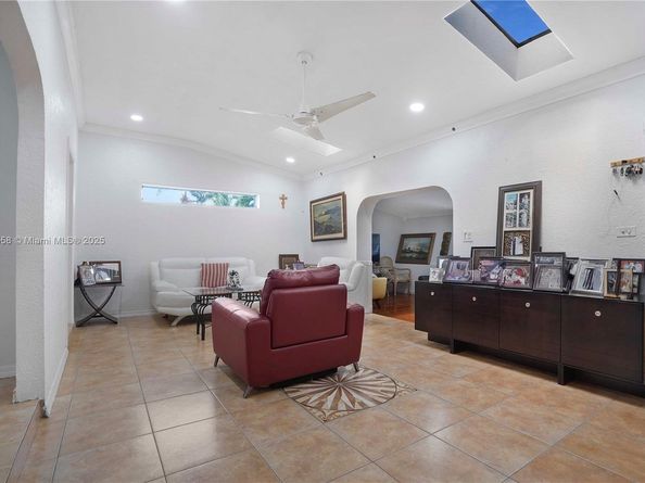 520 NE 175th St, North Miami Beach FL 33162