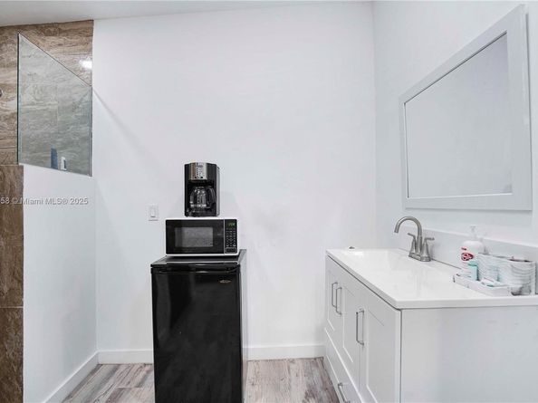 520 NE 175th St, North Miami Beach FL 33162