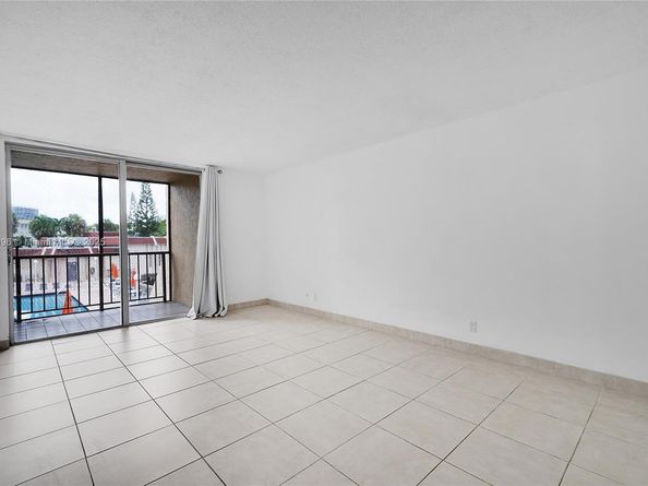 2001 Atlantic Shores Blvd 220, Hallandale Beach FL 33009