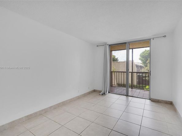 2001 Atlantic Shores Blvd 220, Hallandale Beach FL 33009