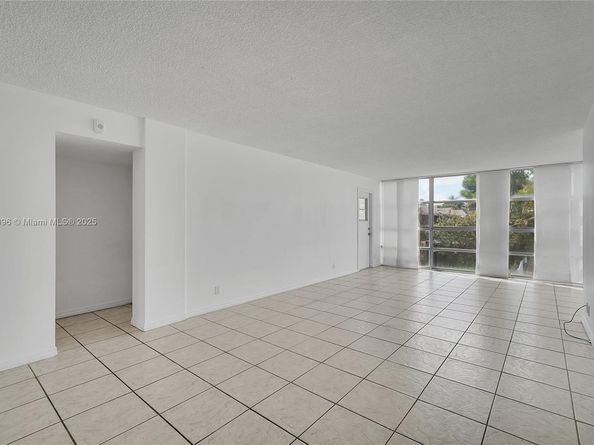2001 Atlantic Shores Blvd 220, Hallandale Beach FL 33009