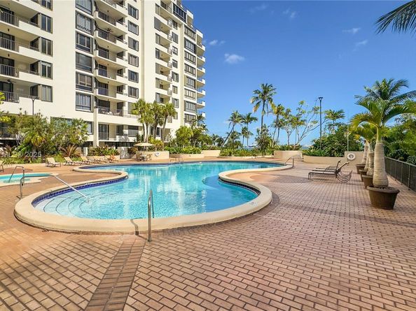 520 Brickell Key Dr A1207, Miami FL 33131