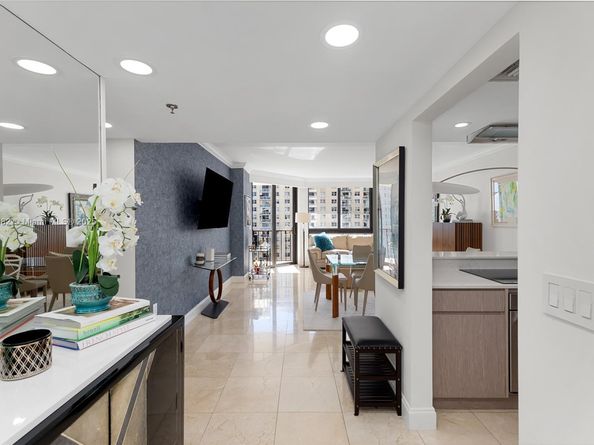 520 Brickell Key Dr A1207, Miami FL 33131