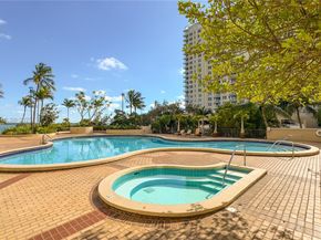 520 Brickell Key Dr A1207, Miami FL 33131