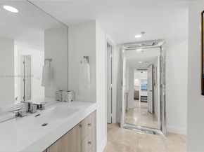 520 Brickell Key Dr A1207, Miami FL 33131