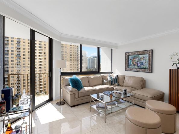 520 Brickell Key Dr A1207, Miami FL 33131