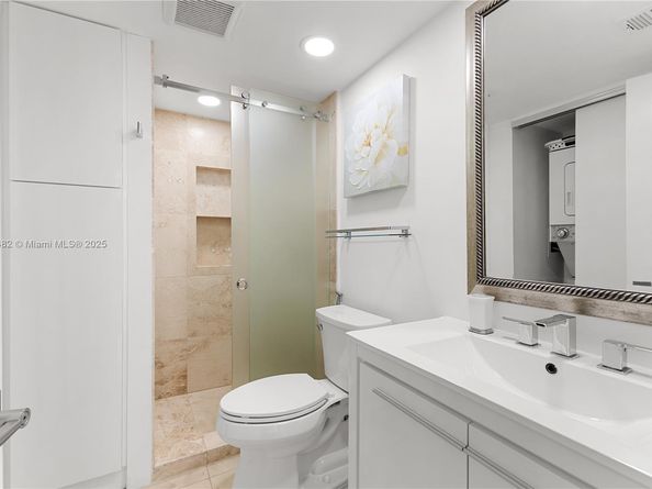 520 Brickell Key Dr A1207, Miami FL 33131