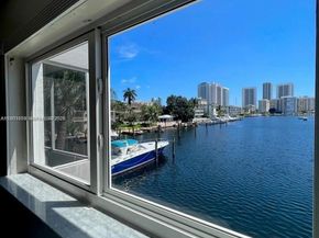 462 Golden Isles Dr 202, Hallandale Beach FL 33009