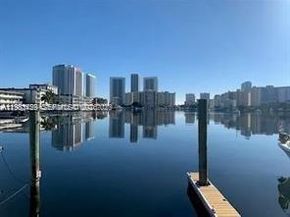 462 Golden Isles Dr 202, Hallandale Beach FL 33009