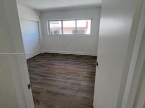 462 Golden Isles Dr 202, Hallandale Beach FL 33009