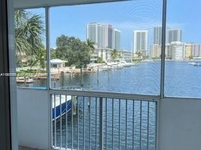 462 Golden Isles Dr 202, Hallandale Beach FL 33009