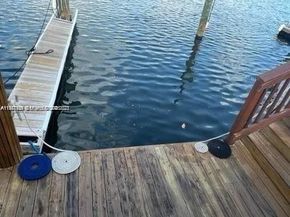 462 Golden Isles Dr 202, Hallandale Beach FL 33009