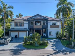 3400 NE 164th St, Eastern Shores FL 33160