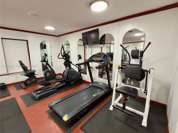 4281 NW 41st St 115, Lauderdale Lakes FL 33319