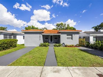 285 NW 45th St