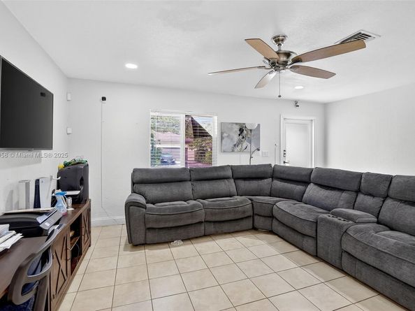 2920 NW 9th Pl, Fort Lauderdale FL 33311