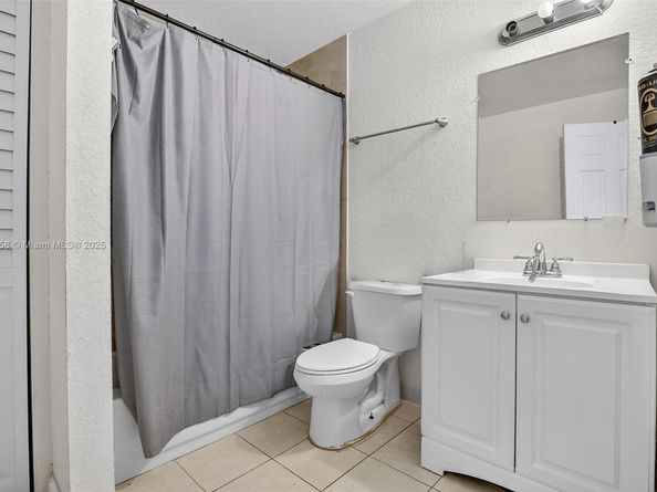 2920 NW 9th Pl, Fort Lauderdale FL 33311