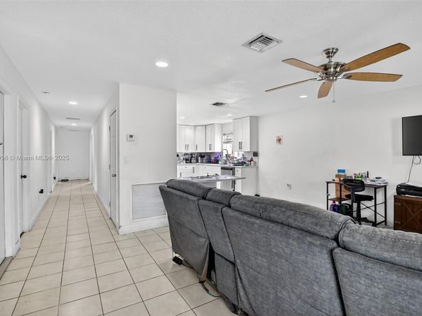 2920 NW 9th Pl, Fort Lauderdale FL 33311