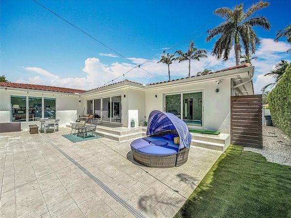 1080 NE 104th St, Miami Shores FL 33138