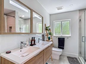 1080 NE 104th St, Miami Shores FL 33138
