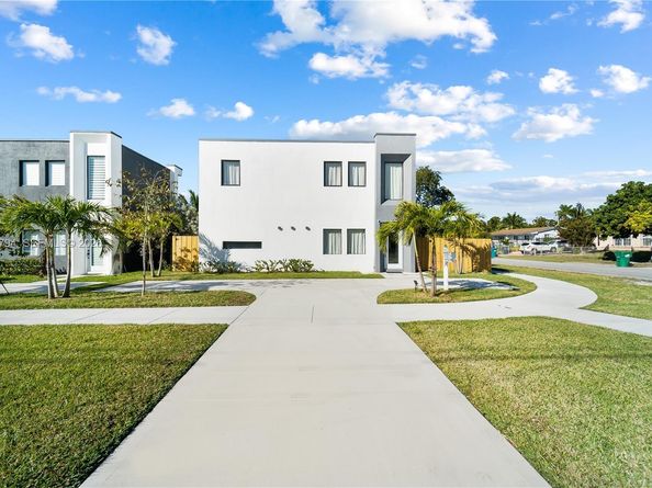 18700 SW 117th Ave, Miami FL 33177