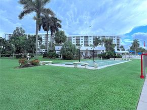 2731 NE 14th St Cswy 138, Pompano Beach FL 33062