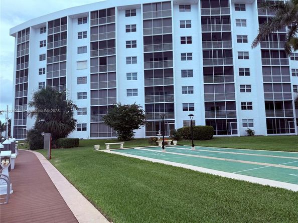 2731 NE 14th St Cswy 138, Pompano Beach FL 33062