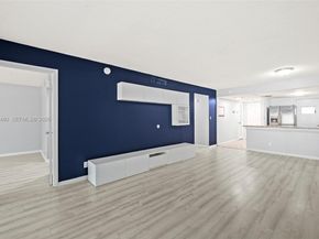 2302 S Cypress Bend Dr 210, Pompano Beach FL 33069