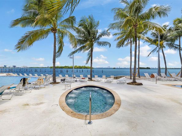 650 NE 64th St G304, Miami FL 33138