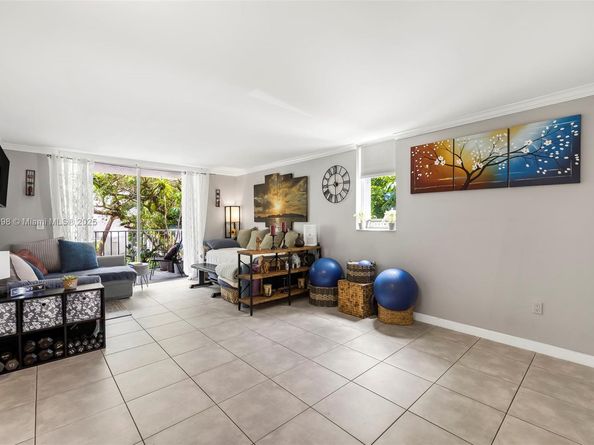 650 NE 64th St G304, Miami FL 33138