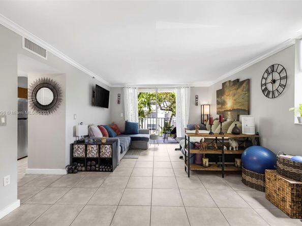 650 NE 64th St G304, Miami FL 33138