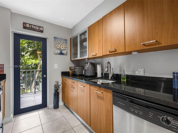 650 NE 64th St G304, Miami FL 33138