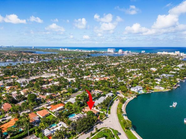 1223 Jackson St, Hollywood FL 33019