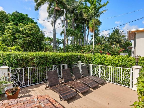 1223 Jackson St, Hollywood FL 33019