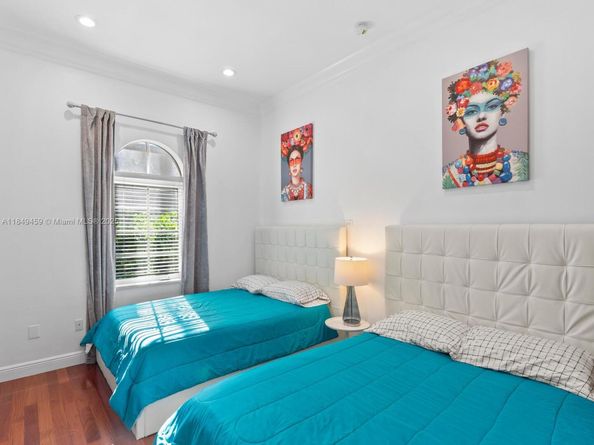 1223 Jackson St, Hollywood FL 33019