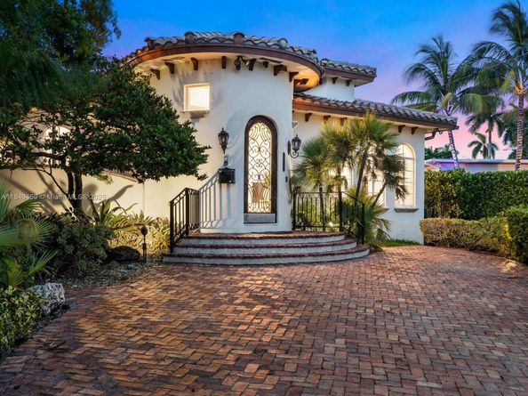 1223 Jackson St, Hollywood FL 33019