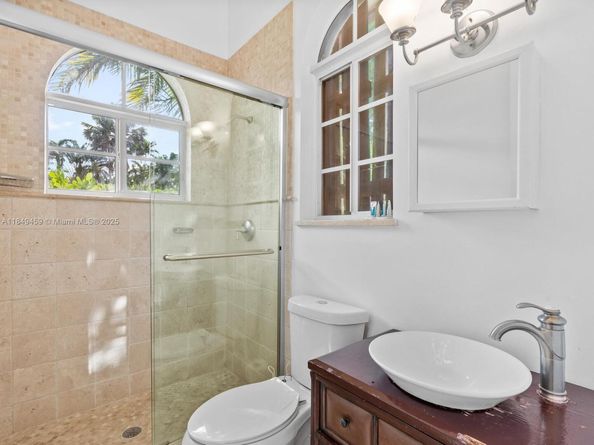 1223 Jackson St, Hollywood FL 33019