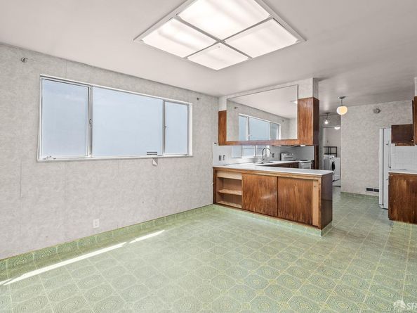 83 Parkside Avenue, Daly City CA 94015