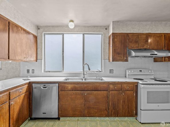 83 Parkside Avenue, Daly City CA 94015