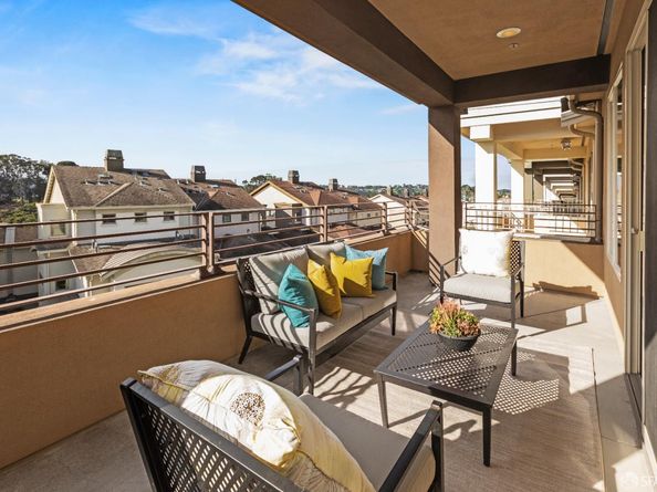 118 Summit Way, San Francisco CA 94132