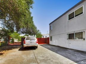 1212 12th Street, Oakland CA 94607